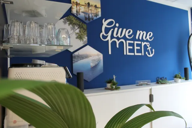 Empfang mit Give me Meer Logo
