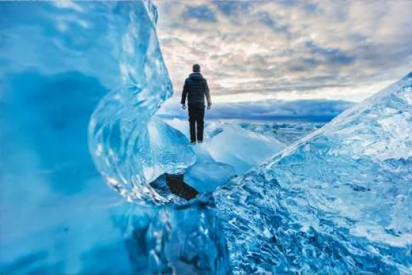 Expedition in eisiger Landschaft
